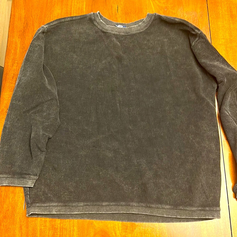 Crew neck sweatshirt size xl